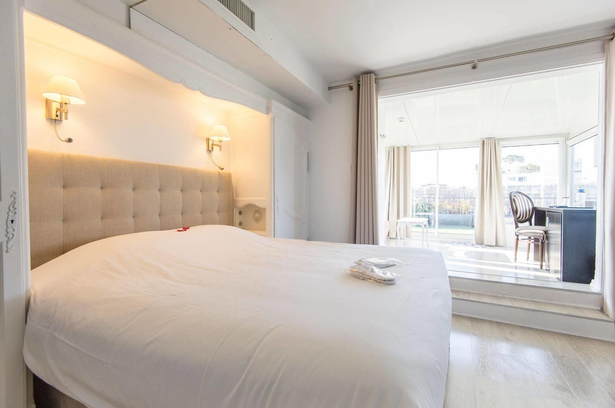 Hotel De Provence Cannes Bagian luar foto